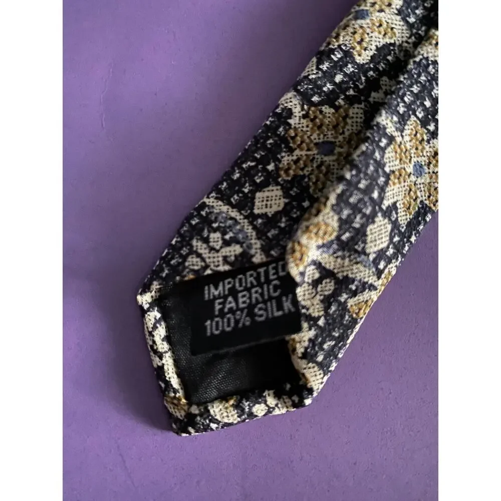 GEOFFREY BEENE Men's Tie 100% Imported Silk Ditzy Floral Print